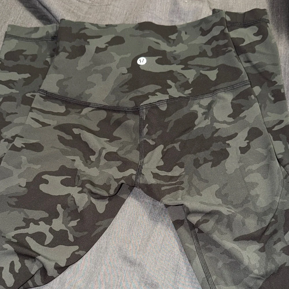 Lululemon Align Pant Full Length 28" Incognito Camo Multi Gator Green size 4 & 6 - Picture 5 of 6